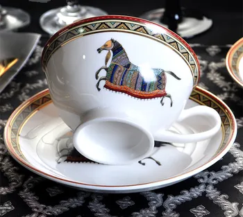Eiropas Vintage Mīlestību Zirga Kaula porcelāna Kafijas Tase Un Apakštase Uzstādīt 250ml Britu Jaunā Baltā Porcelāna Pāris Bezmaksas Piegāde