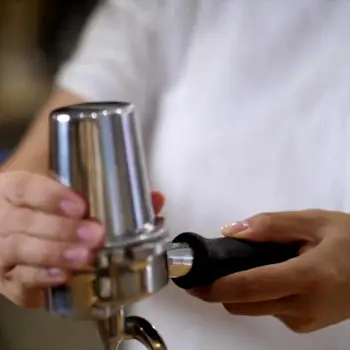 Nerūsējošā Tērauda Kafijas Dozēšanas Kausa Pulveris Pakārtotā Daļa 58mm Espresso Mašīna