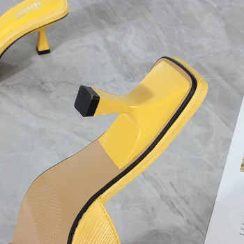 Sieviešu augstpapēžu čības 2021. gada vasaras jauno dzelteno PU modes atvērtā toed duncis sandales ārpus visa mača sandales 8CM